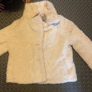 Adorable button up faux fur gap jacket.